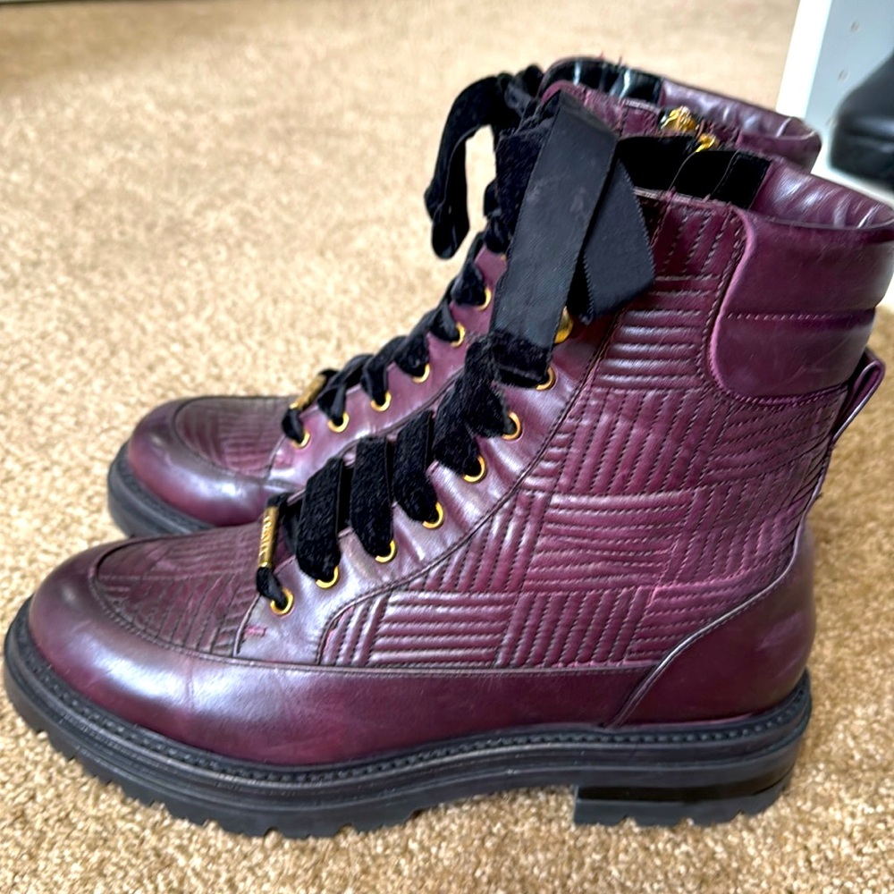 Beautiful wine color combat boots with velvet shoes strings by Carvella!
